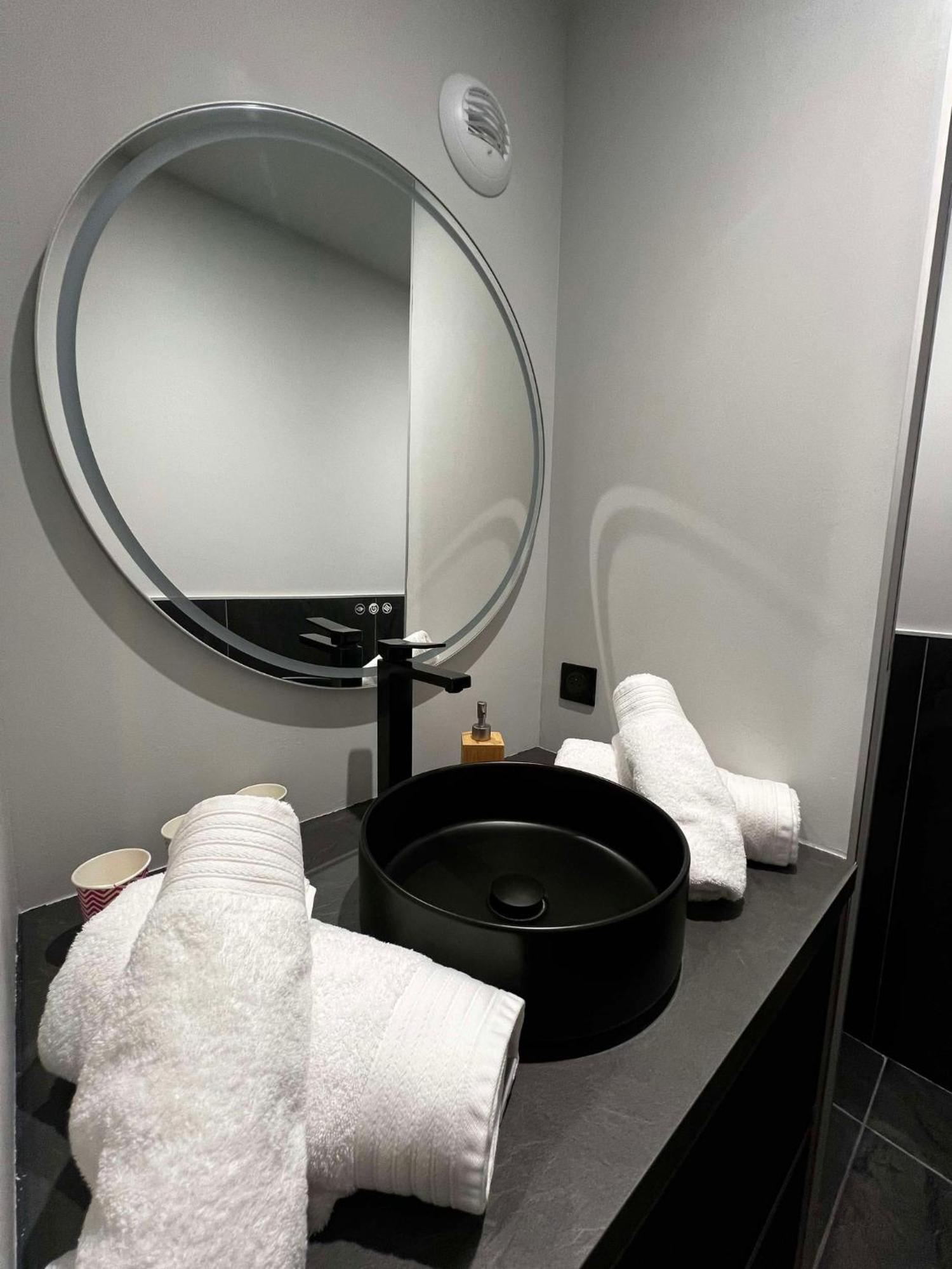 Appartement Le Flamboyant - Wifi - Central - Cosy Aix-les-Bains Zewnętrze zdjęcie